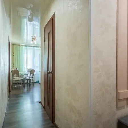In The Center Of On Romanovskay Sloboda St Apartment